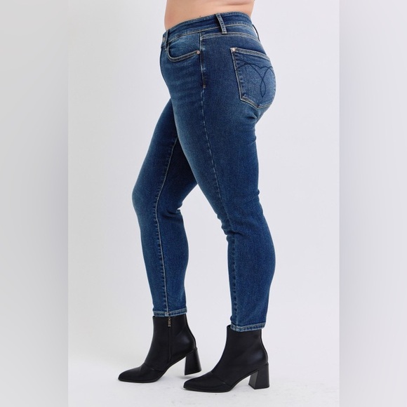 NWT Judy Blue PLUS + REG Size Dark Wash Mid-Rise Thermal Ankle Skinny Jeans - Picture 7 of 10